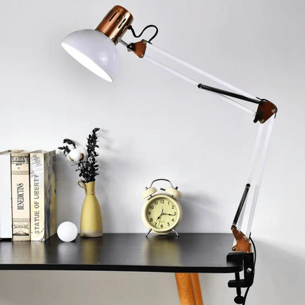 Luminária de Mesa Articulada com Garra – Modelo Pixar Luxo Preto ou Branca com Detalhes Dourado - Utyl