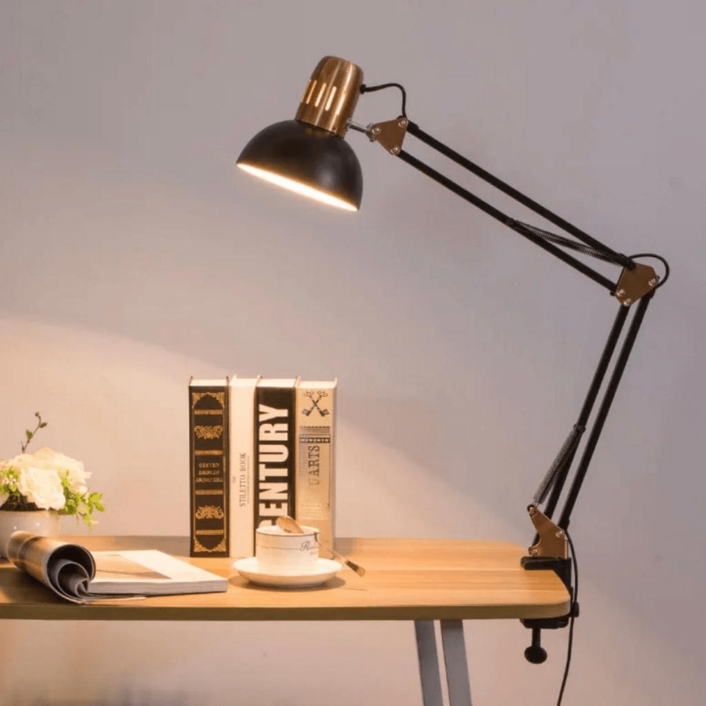 Luminária de Mesa Articulada com Garra – Modelo Pixar Luxo Preto ou Branca com Detalhes Dourado - Utyl