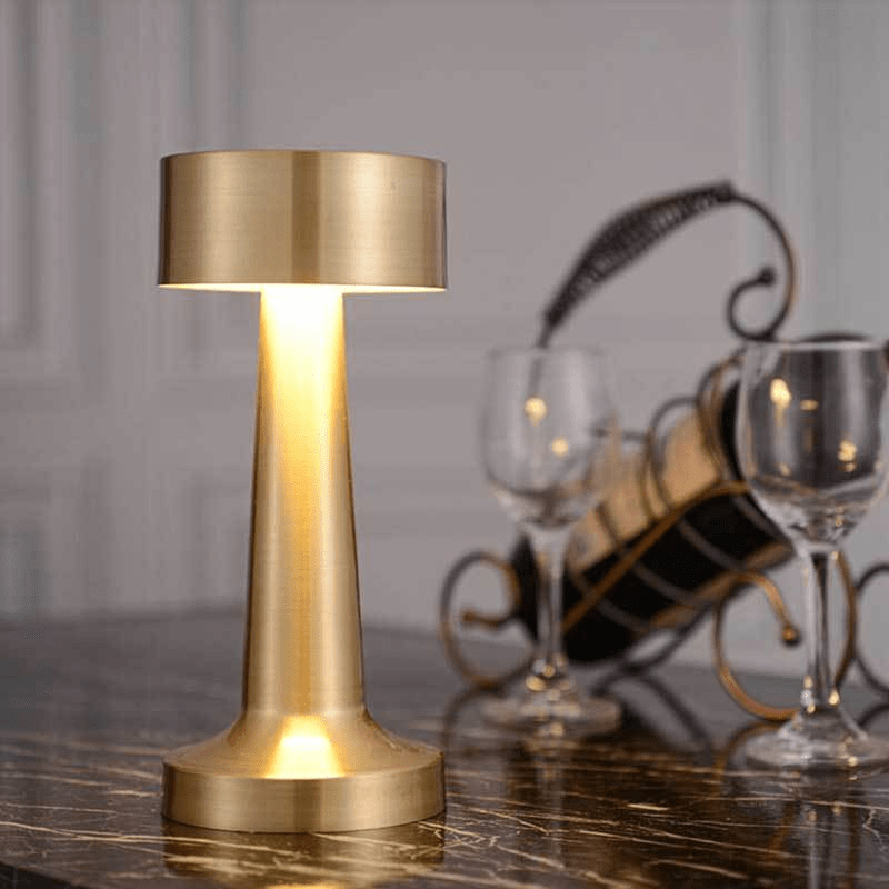 Luminária de Mesa Retrô LED – Toque, 3 Cores, Recarregável para Jantar Sofisticado - Utyl